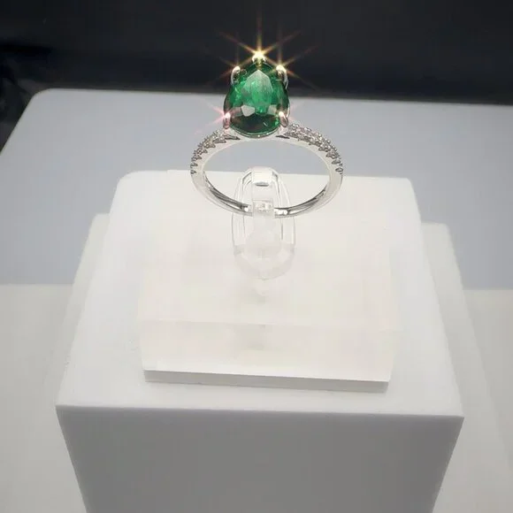 Sterling Silver Ring With Pear-Cut Green Gemstone & Pave Accent Stones Size 6 - Picture 1 of 10